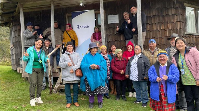 Sede de adultos mayores en Punotro ya cuenta con energía eléctrica gracias a Saesa