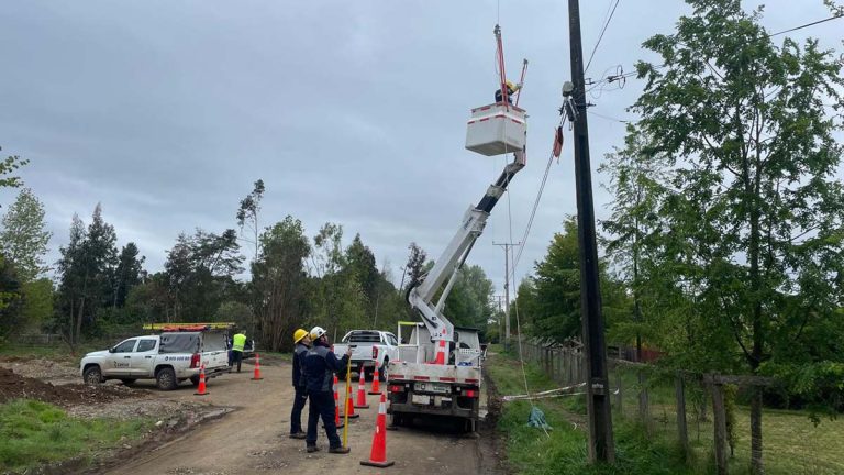 Saesa refuerza la red eléctrica con trabajos clave este fin de semana en Osorno