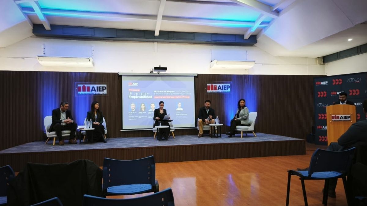 Empleabilidad e inteligencia artificial: AIEP Osorno debatió el futuro del trabajo en Chile 9 AIEP Osorno debatio el futuro del trabajo en Chile