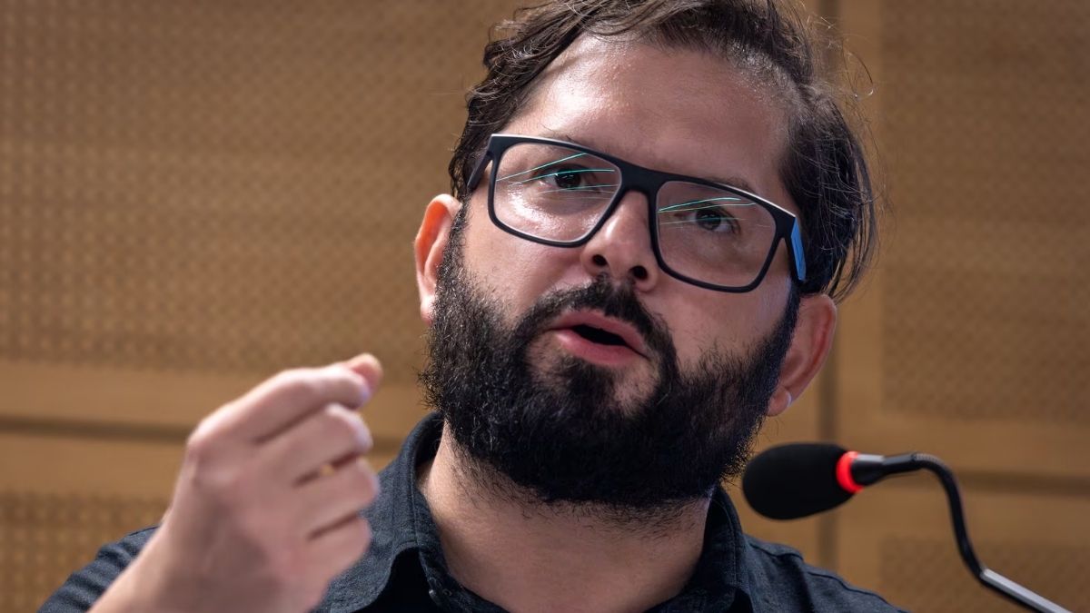 Boric critica embargos por CAE y acusa “vaciamiento” de cuentas 6 Boric critica embargos por CAE y acusa vaciamiento de cuentas
