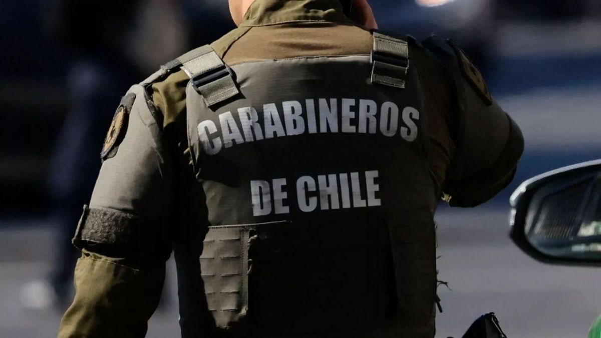 Detienen a dos sujetos tras ataque con hacha a carabineros en Río Negro 5 Carabineros extravio subametralladora UZI en poblacion de Alerce