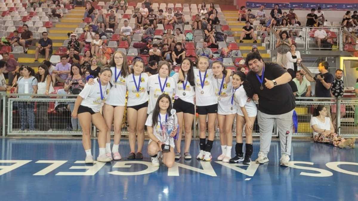 Colegio Creación gana el comunal Sub 14 de vóleibol en Osorno 3 Colegio Creacion gana el comunal Sub 14 de voleibol en Osorno