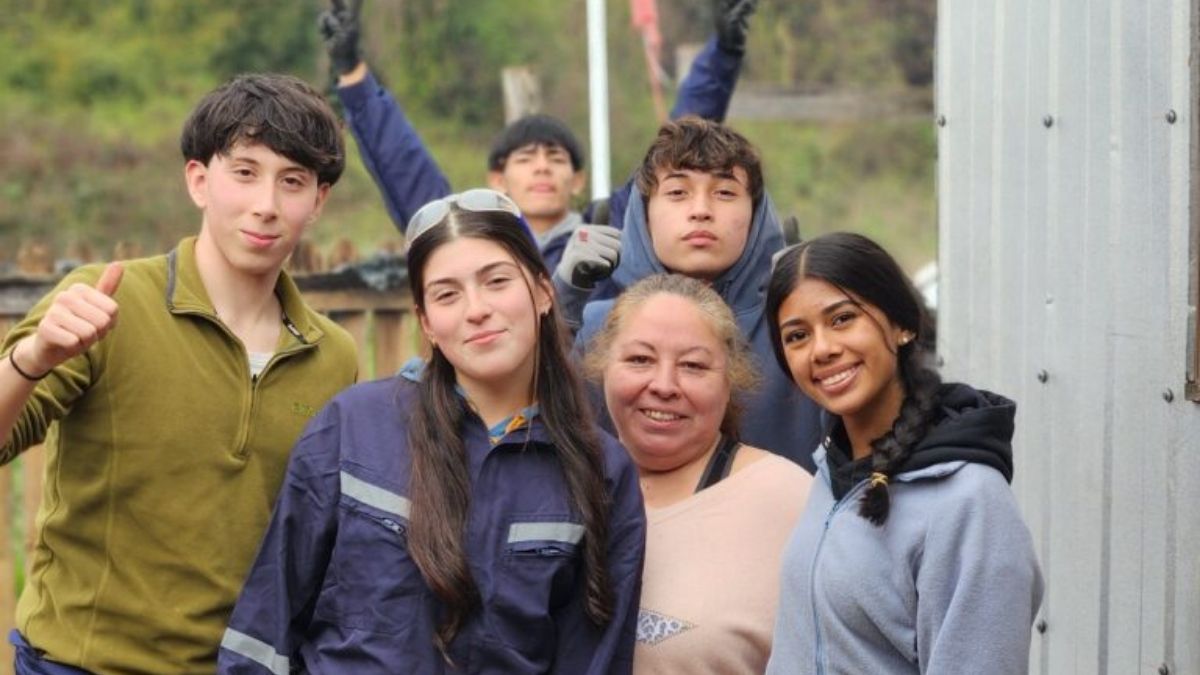 Estudiantes del San Mateo realizan mejoras en 18 viviendas de Osorno 3 Estudiantes del San Mateo realizan mejoras en 18 viviendas de Osorno