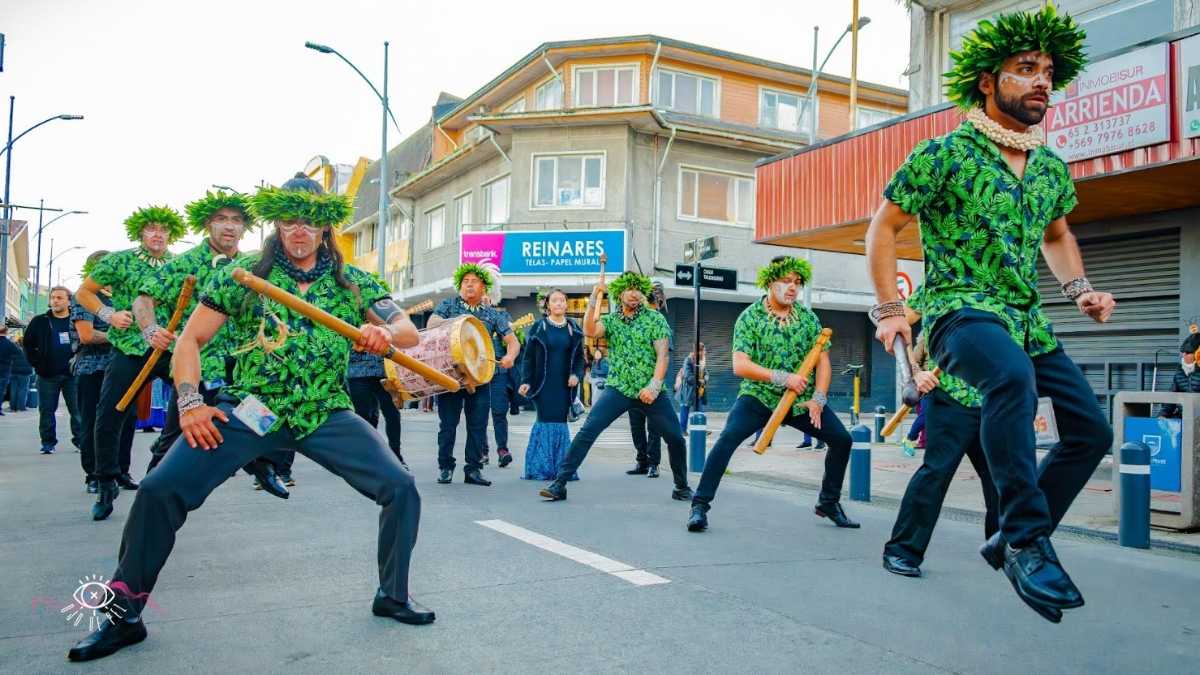 Puerto Montt abrió su temporada cultural de invierno con un pasacalle de folclore por el centro de la ciudad 9 Puerto Montt abrio su temporada cultural de invierno con un pasacalle de folclore por el centro de la ciudad