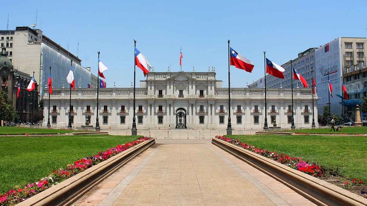 Gobernadores llevarán a La Moneda propuestas para acelerar la descentralización 6 la moneda