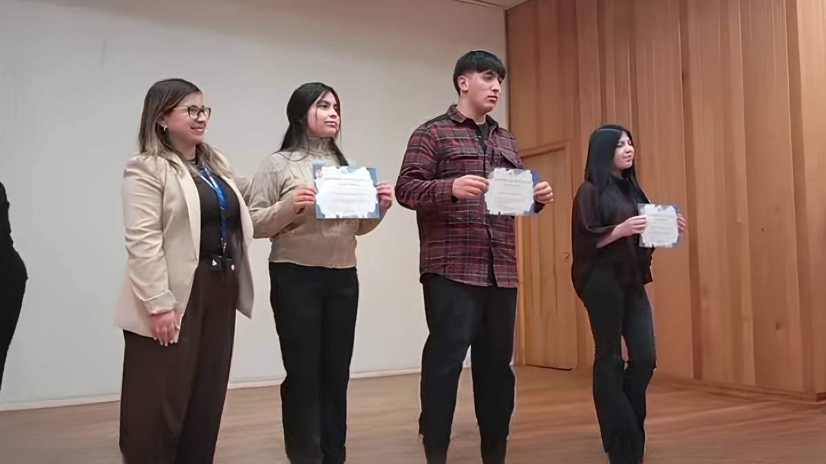 Chonchi entrega beca de excelencia a más de 50 beneficiarios 5 Chonchi entrega beca de excelencia a mas de 50 beneficiarios