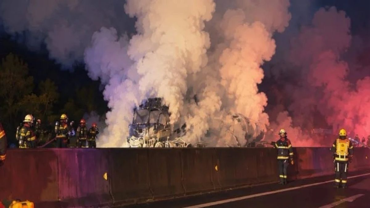 Controlan incendio de camión con 31 mil litros de combustible en Puerto Montt 7 Controlan incendio de camion con 31 mil litros de combustible en Puerto Montt