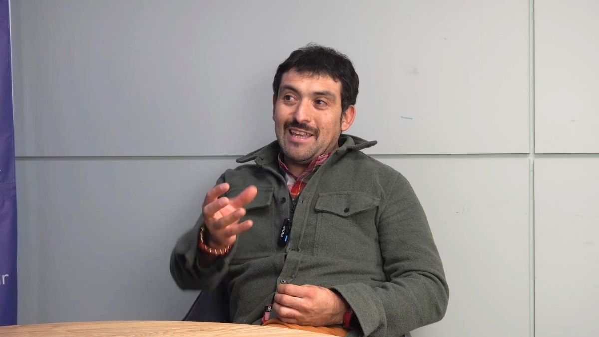 Esteban Aguilar y C Camina