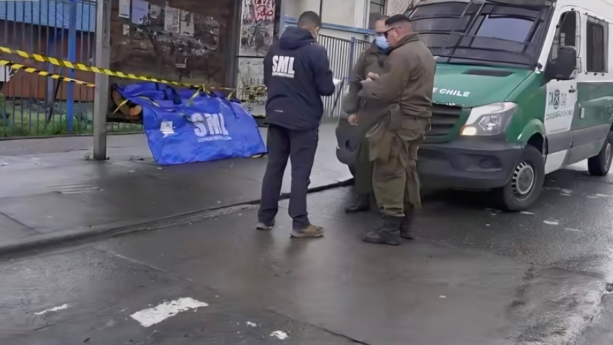 Hallan a una persona sin vida en paradero contiguo al Hospital de Castro 5 Hallan a una persona sin vida en paradero contiguo al Hospital de Castro