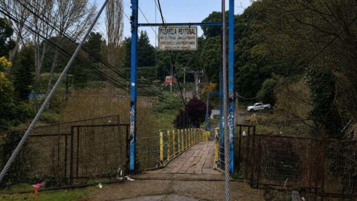 MOP inicia retiro de pasarela Freire en Osorno para nuevo puente