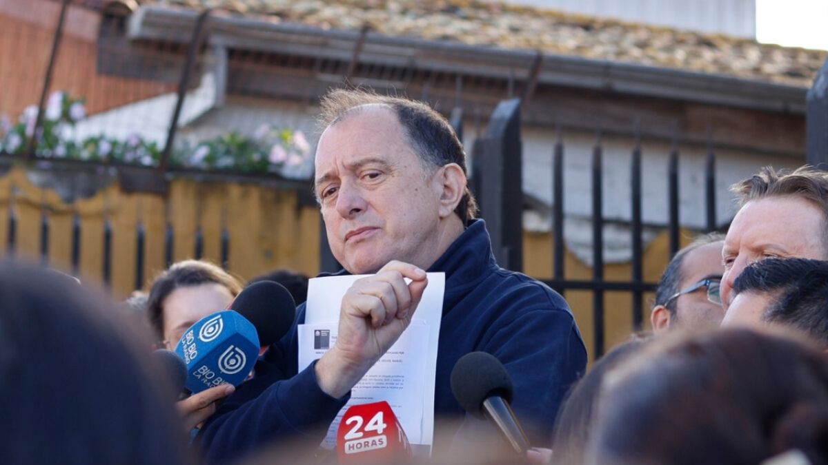 Ministro Iván Poduje cancela encuentro habitacional en Puerto Montt 5 Ministro Ivan Poduje cancela encuentro habitacional en Puerto Montt