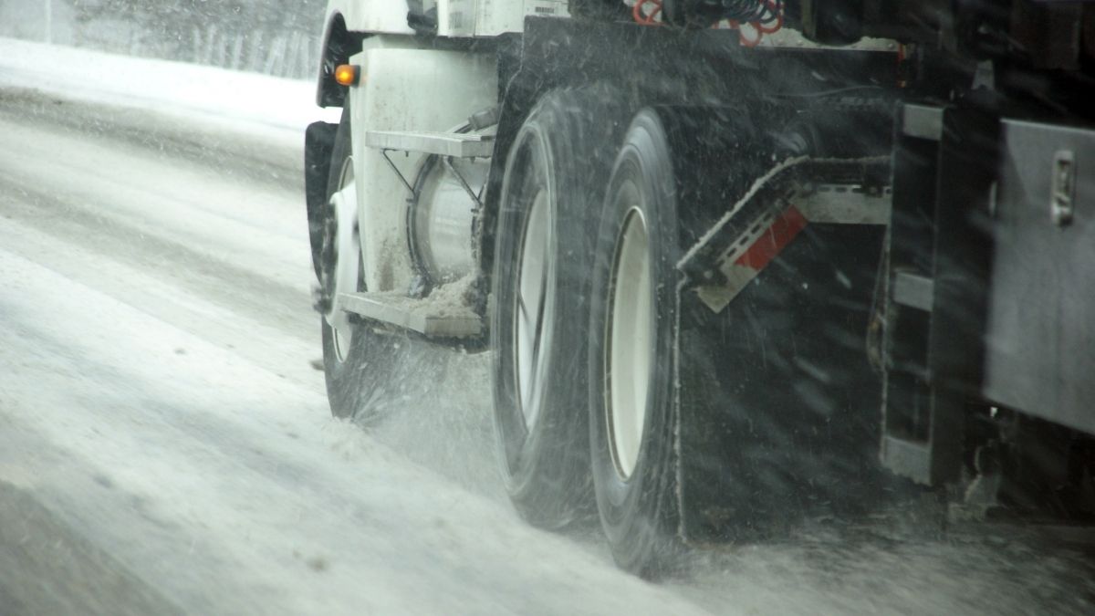 Suspenden camiones en Paso Samoré por hielo, viento y bajas temperaturas 11 Suspenden camiones en Paso Samore por hielo viento y bajas temperaturas